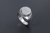 Bulk-Schmuck hochglanz polierter Edelstahl 316l einfaches Design benutzer definiertes Logo graviert runden leeren Siegelring für den Menschen