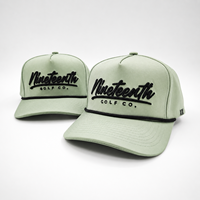 Casquette de golf imperméable à 5 panneaux, production rapide, logo brodé personnalisé, faible MOQ, équipement de performance avec ventilation optimisée, fabrication OEM