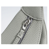 Sac messager en cuir de vachette massif avec bandoulière unique, sac à main de créateur tendance avec fermeture éclair et doublure en polyester