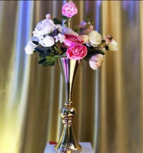 2024 vente chaude produit moderne piédestal grand or Rose <span class=keywords><strong>trompette</strong></span> Vases fleur métal pour mariage centres <span class=keywords><strong>de</strong></span> table décoration * - Product Image 4