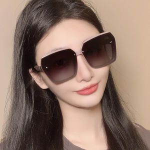 Nuevas gafas de sol sin marco para mujer UV400, lentes polarizadas de PC tipo 3, gafas de sol con caja, color rosa - Product Image 3