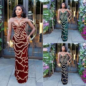 Nuova moda abito corto Sexy senza maniche con piume e frangia nera con spalle scoperte senza schienale abito da ballo - Product Image 1