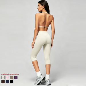 Conjunto de Yoga Personalizado para Mujer: Top Halter Sin Espalda de Secado Rápido y Leggings Capri con Control Abdominal y Efecto Levanta Glúteos – Premium para Gimnasio y Fitness - Product Image 2