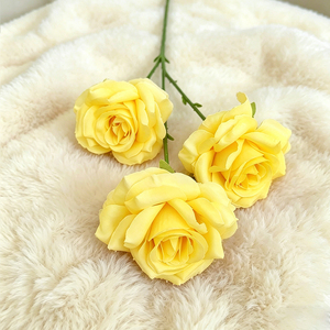 Rose artificielle unique en flanelle, fournisseur de fleurs artificielles, roses pour la décoration de table de mariage et d'événements - Product Image 1