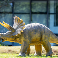 Patung Dinosaurus Kartun Fiberglass Ukuran Asli Tahan Air untuk Dekorasi Lanskap Luar Ruangan Taman dan Museum
