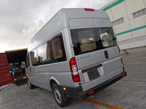 Minibús Dongfeng de Techo Alto con 15 Asientos, Diésel, con Pantalla MP5 de 10.3 Pulgadas y Cámara de Reversa - Product Image 5