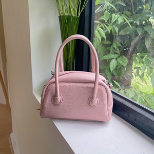 Bolso Boston amarillo con correa ajustable y cierre de cremallera para uso diario, bolso de pecho para mujer - Product Image 5