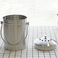 Vente en gros de poubelle à compost pour déchets alimentaires en acier inoxydable de 4,5 L avec couvercles, seau de rangement pour cuisine intérieure avec filtres à charbon