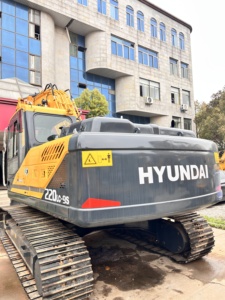 Excavatrice sur chenilles d'occasion Hyundai220lc-9s de bonne qualité bon prix d'excavatrice d'occasion de 22 tonnes en vente - Product Image 3