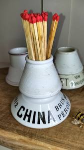 UOBOBO Porte-allumettes et attaquant côtelés en faïence française antique en céramique vintage - Product Image 3