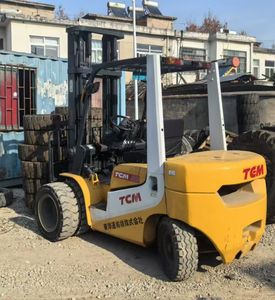 Venta caliente TCM Carretilla elevadora diésel de 3 toneladas para tareas pesadas Colocación de carga eficiente Espacios estrechos para venta al por menor 4m/4,5 m/5m/5,5 m/6m - Product Image 3