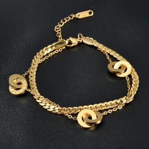 Pulsera de Acero Inoxidable con Dijes de Corazón Geométrico Colorido con Circonitas y Chapado en Oro de 14k de Alta Calidad para Mujer - Product Image 5