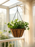 Panier suspendu en fil métallique noir à motif diamanté en ciment avec doublure en fibre de coco, jardinière suspendue pour véranda, patio, jardin