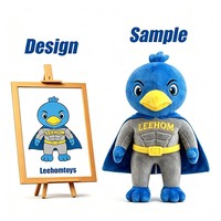 Peluche Oiseau Bleu Adorable avec T-shirt Jaune et Écharpe Rouge en Velboa Ultra Doux, Mascotte Oiseau de Dessin Animé, Logo Personnalisé OEM, Cadeau pour Événement Scolaire
