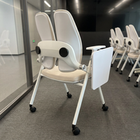 Chaise de formation blanche haut de gamme avec dossier en maille double feuille gris clair et tablette d'écriture pliable pour salle de classe