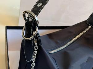 Sac bandoulière personnalisé en gros pour femmes, cuir véritable de haute qualité, léger, tendance, imperméable, avec poignée souple - Product Image 5