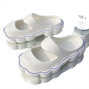 Mules décontractées pour filles, antidérapantes, design nuage, EVA, toutes saisons, pour la maison - Product Image 4