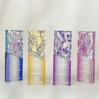 Nouvelle arrivée : plaque en verre cristal dégradé violet, bleu, rose, jaune, arc-en-ciel, trophée