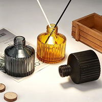 Bouteilles en verre transparentes côtelées de 120 ml pour diffuseur à bâtonnets, avec bouchons à vis, pour huiles essentielles et parfums, avec capuchon