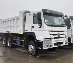 Camion benne HOWO 6x4 371HP, tracteur routier robuste, configuration 6x4, conforme aux normes d'émission nationales VI, disponible en stock - Product Image 5