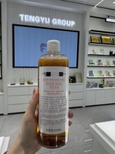 מכירת חיסול סיטונאית של תמצית פנים טבעית ואורגנית, לחות מרגיעה עם חומצה היאלורונית וקלנדולה, 500 מ\\\"ל - Product Image 2