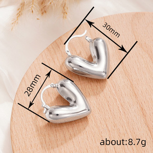 Orecchini a Cuore per Donne, Gioielli Eleganti e Audaci, Accessori di Moda - Product Image 4