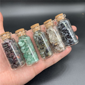 Botellas Pequeñas de Cuarzo Cristalino Natural con Fragmentos de Piedras Preciosas y Cristales Curativos Reki en su Interior, Artesanía de Cristal - Product Image 3