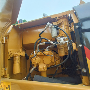 รถขุด CAT 323DL ขนาดใหญ่ 23 ตัน พร้อมบุ้งกี๋ขุดขนาด 1.15 ลูกบาศก์เมตร รถขุดตีนตะขาบมือสอง - Product Image 6