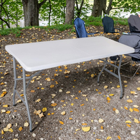 Dessus de table HDPE à cadre en acier massif de 5ft Table à manger en plastique pliante extérieure légère et portable pour les fêtes, la cuisine et l'extérieur