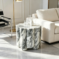 Table d'appoint de luxe en marbre naturel haut de gamme, sculptée monolithique, à pétales de fleurs veinés verts, pour canapé
