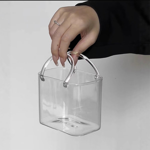 Florero Moderno Contemporáneo de Mesa con Forma de Bolso, Florero Transparente Hecho a Mano con Burbujas de Aire, Decantador de Vino de Vidrio - Product Image 3