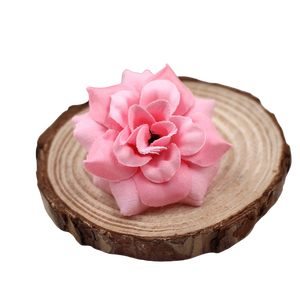 Venta al por mayor pequeñas cabezas de rosa de seda de terciopelo flores <span class=keywords><strong>artificiales</strong></span> para el hogar, oficina, boda, decoración de hotel al aire libre - Product Image 4