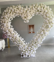 Arche de Mariage en Forme de Cœur Blanche pour Décoration, Support de Toile de Fond avec Arrangement Floral Artificiel de Roses