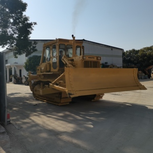 Komatsu bulldozer D85 Excavadora hidráulica sobre orugas con precio bajo en stock - Product Image 4