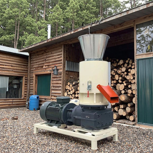 Machine à granulés de coque de noix de coco, de paille de blé et de bois à entraînement par rouleaux de 7,5 kW en vente - Product Image 1