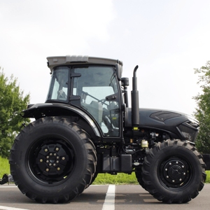 Tractor 4x4 de 50 CV con cabina, listo para granizo, 8+8, con sistema Shuttle, certificado CE, para residuos de caña de azúcar - Product Image 6