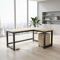 Bureau d'ordinateur moderne et simple en bois pour patron, manager, formation ou usage domestique