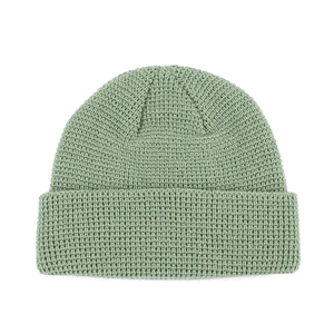 Gorro de Invierno de Punto 100% Acrílico Verde, Cálido y Cómodo, Unisex al Por Mayor con Parche Tejido Personalizado y Logotipo con Borde Merrow - Product Image 6