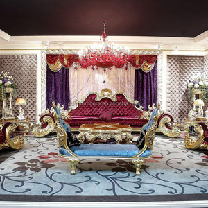 लक्जरी रोकोको शैली ठोस लकड़ी पर नक्काशी कमरे में रहने वाले सोफे सोने की पत्ती नरम लाल कपड़े बकसुआ सोफे लकड़ी सोफा सेट - Product Image 3