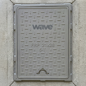 Plaque de couverture de sol rectangulaire grise Wave FRP Engineer Grade 21x28 5-T, panneau d'accès - Product Image 1