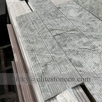 Dalle de marbre mince rainurée et texturée vert émeraude sur mesure 150x600mm pour mur d'accentuation