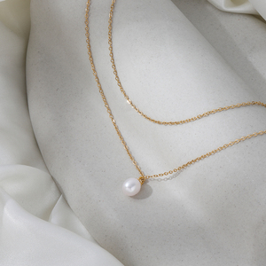 Joolim Jewelry - Collar de Cadena Doble con Colgante de Perla de Agua Dulce Chapado en Oro de 18K, Joyería de Acero Inoxidable al por Mayor - Product Image 4