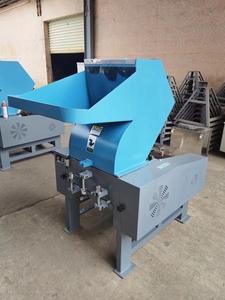 Triturador de Plástico para Cargas Pesadas de 7.5HP para PE/PP/PVC/PET/ABS - Fragmentador Industrial de Resíduos em Bloco com Certificação CE - Product Image 2