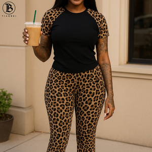 Tuta Sportiva Primavera Estate 2026 con Logo Personalizzato, Completo <span class=keywords><strong>Leopardato</strong></span> da Casa con T-Shirt a Maniche Corte e Pantaloncini, Set Due Pezzi Y2k per <span class=keywords><strong>Abbigliamento</strong></span> Femminile - Product Image 3