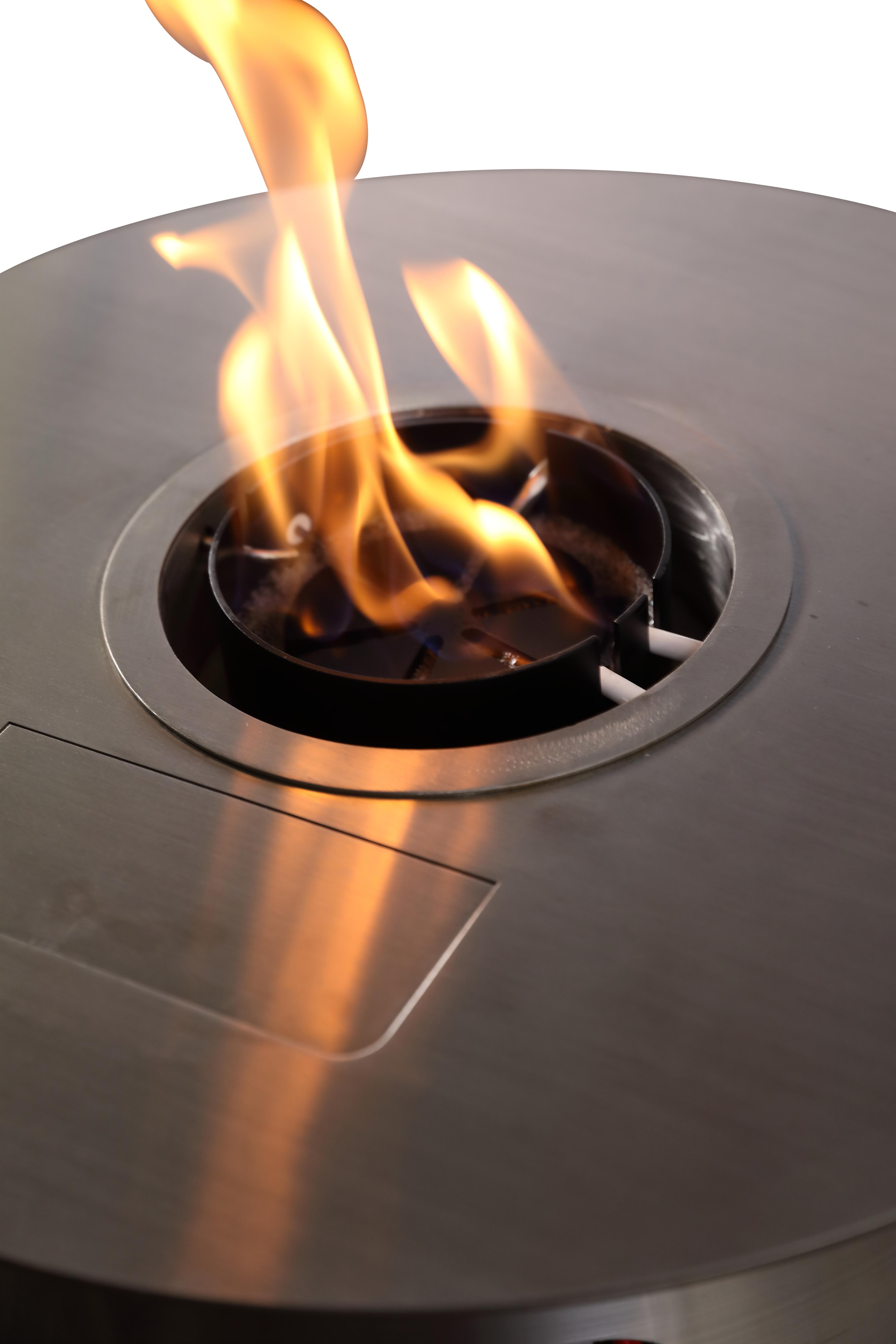 Flamme orange naturelle et authentique