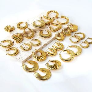 Aros de Acero Inoxidable Vintage al por Mayor, Resistentes al Deslustre, con Baño de Oro de 14k, Estilo Boho, Elegantes, Modernos e Impermeables para Mujer - Product Image 1