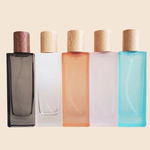 Meilleur Prix Vente Chaude Flacon Vaporisateur de Parfum en Verre Transparent 50ml avec Pompe et Marquage à Chaud - Product Image 2