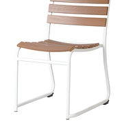 Chaise de salle à manger en métal blanc avec assise en plastique et dossier en bois à lattes, empilable, chaise d'appoint moderne pour la maison et le café