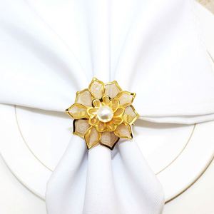 Anneaux de serviette en métal robustes au design floral, très demandés, pour la décoration de table de Noël, de mariage ou de dîner - Product Image 5