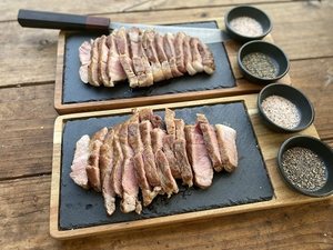 Ensemble de planche à steak en <span class=keywords><strong>ardoise</strong></span> naturelle et bois d'acacia avec bol en céramique planche de service de charcuterie pour restaurant maison <span class=keywords><strong>assiette</strong></span> de service - Product Image 5
